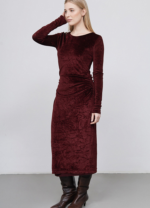 Платье из бархата со сборкой женское, бордовый цвет