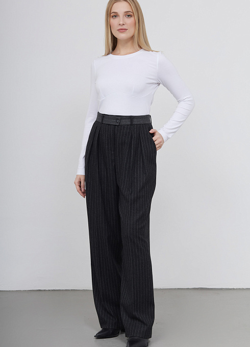 Брюки с контрастным поясом женские, цвет серый