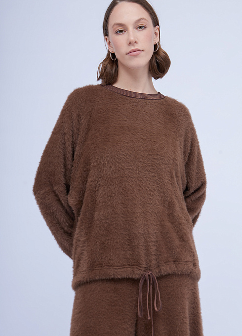 Джемпер из пушистого трикотажа женский, коричневый цвет