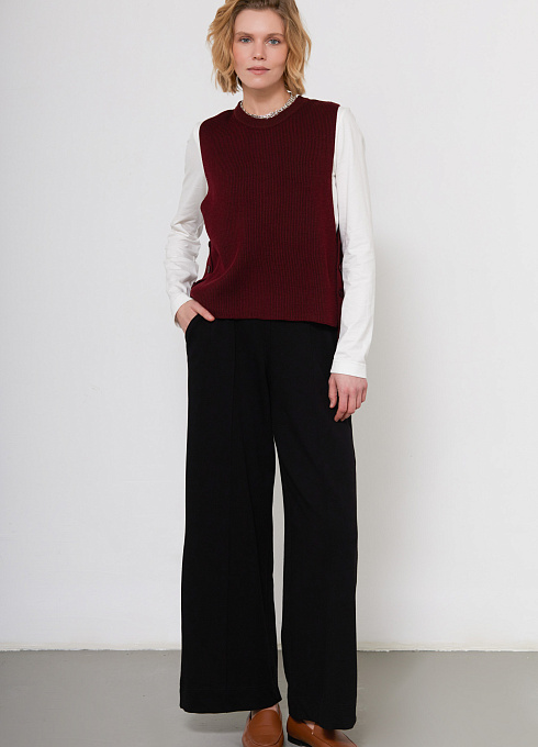 Брюки трикотажные со стрелками женские, цвет чёрный